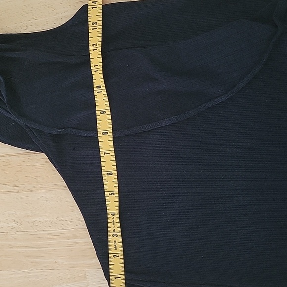 One shoulder top - Picture 2 of 3